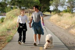 Nếu bạn thường có đau ở lưng cần được thay thế bằng hoạt động thể thao, đi bộ trong không khí trong lành