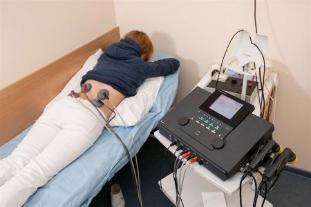 Điện quy định cho bệnh nhân điều trị đau lưng và viêm